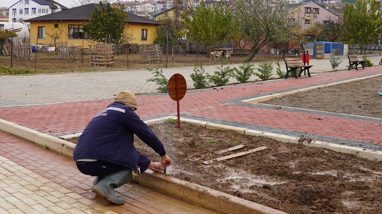 Yalova Kadikoy Belediye Park Bahce Onarim Calisma Faaliyet (1)