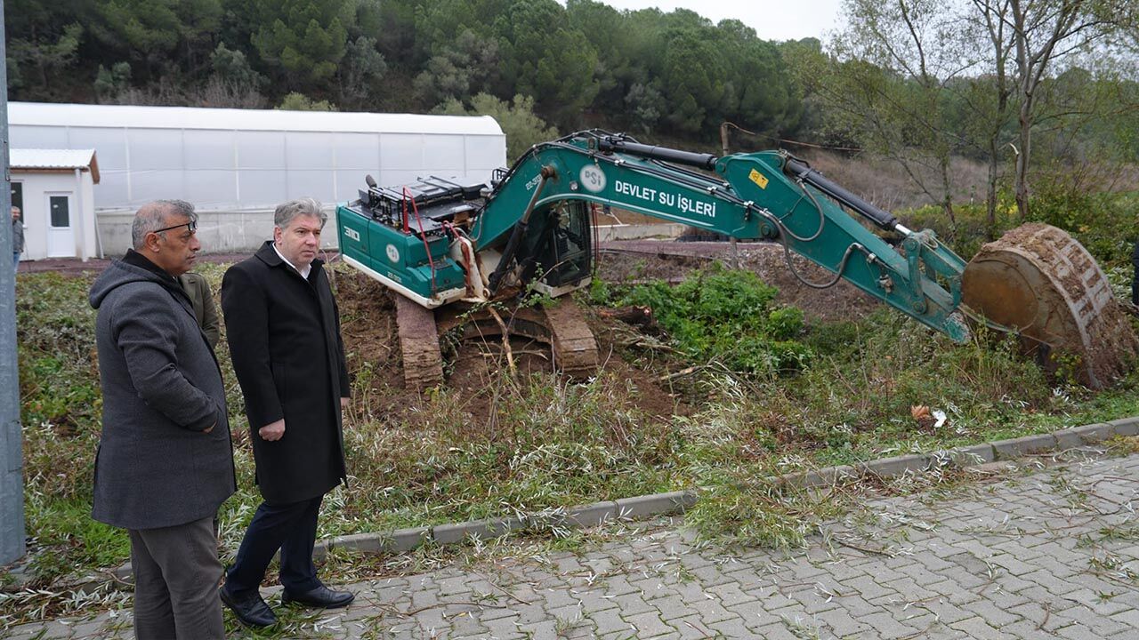 Yalova Universite Rektor Dsi Ekipler Merkez Kampus Ormanlik Alan Dere Yatagi Islah Temizlik Calisma (2)