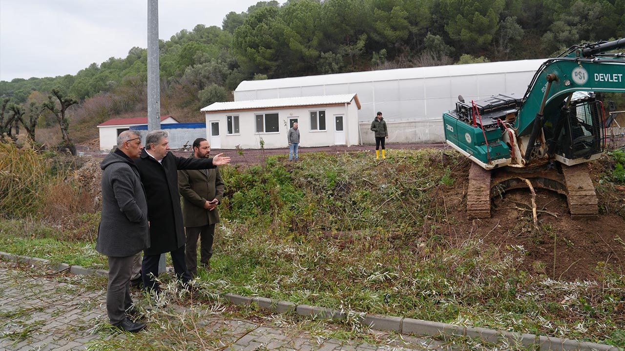 Yalova Universite Rektor Dsi Ekipler Merkez Kampus Ormanlik Alan Dere Yatagi Islah Temizlik Calisma (4)