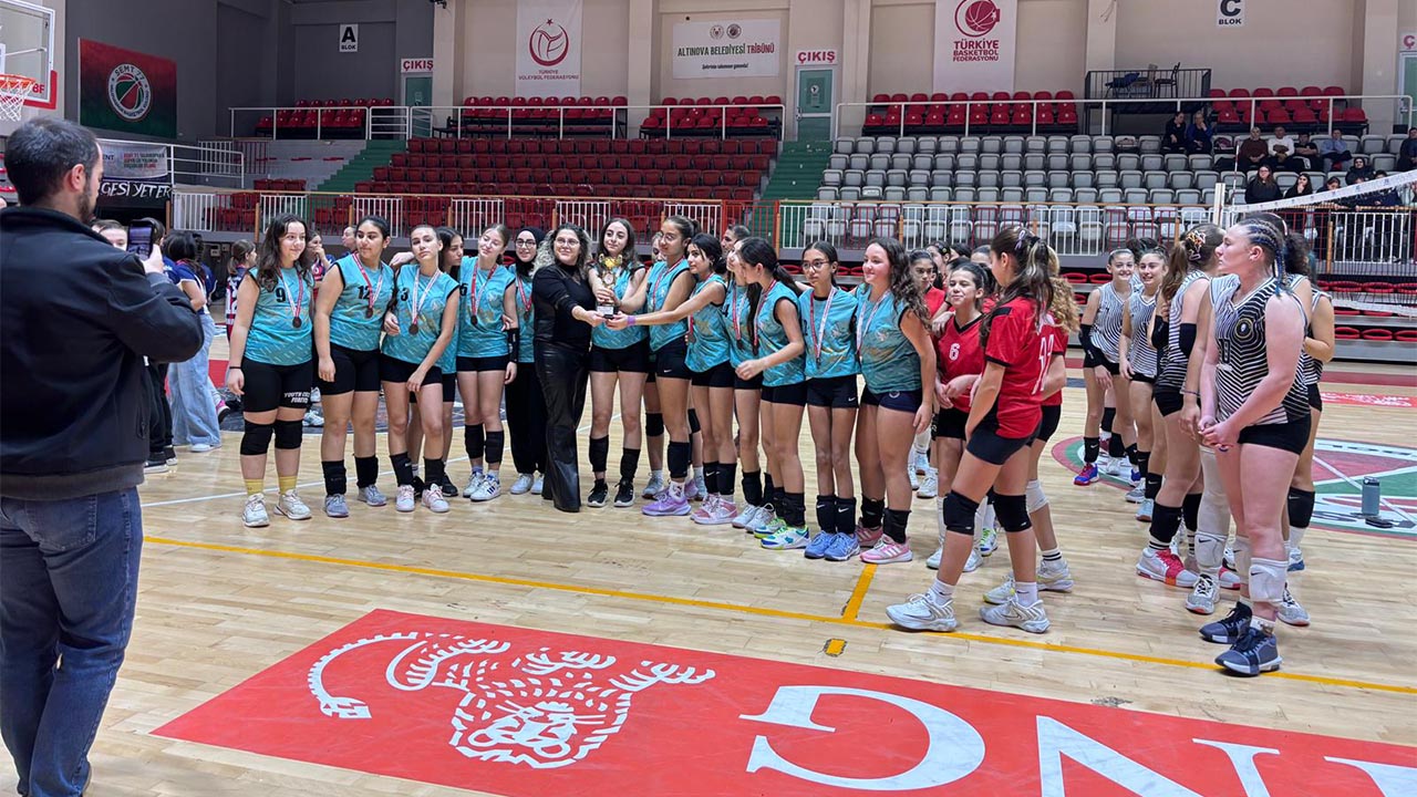 Yalova Abdulhamidhan Yildiz Kizlar Voleybol (1)