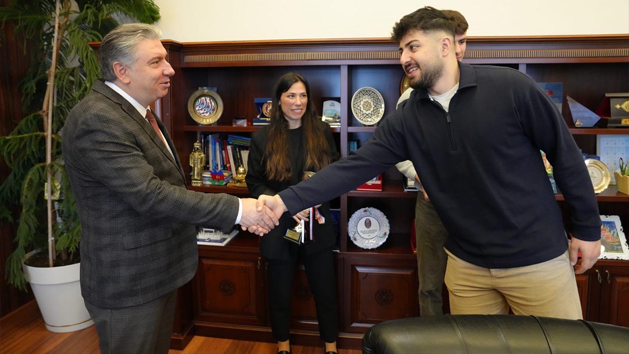 Yalova Universite Basketbol Takim Bolge Sampiyon Rektor Gorusme (2)-1