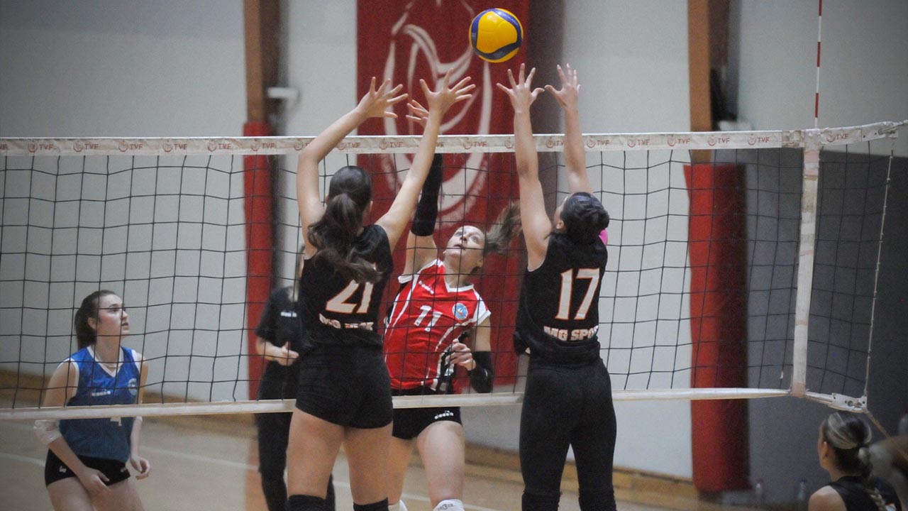 Yalova Voleybol Ciftlikkoy Sultan Uludag File Mac Belediyespor (2)