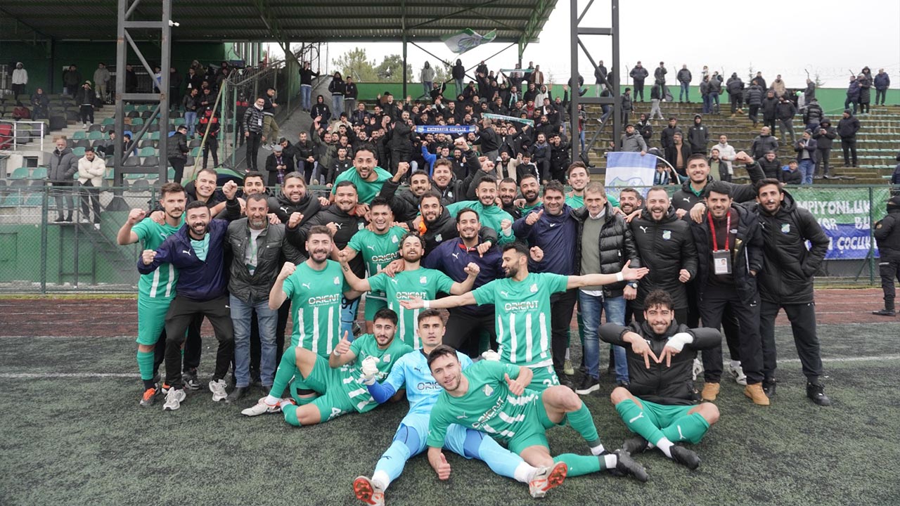 Yesil Yalova Fk Yalovaspor Bolgesel Amator Lig Bal Futbol Zafer (1)