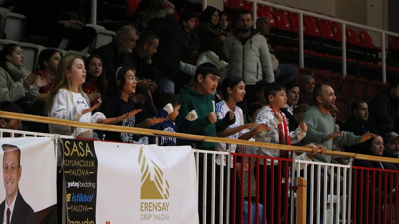 Yalova Ciftlikkoy Belediyespor Sultanlar Bursa Voleybol Kadin (3)