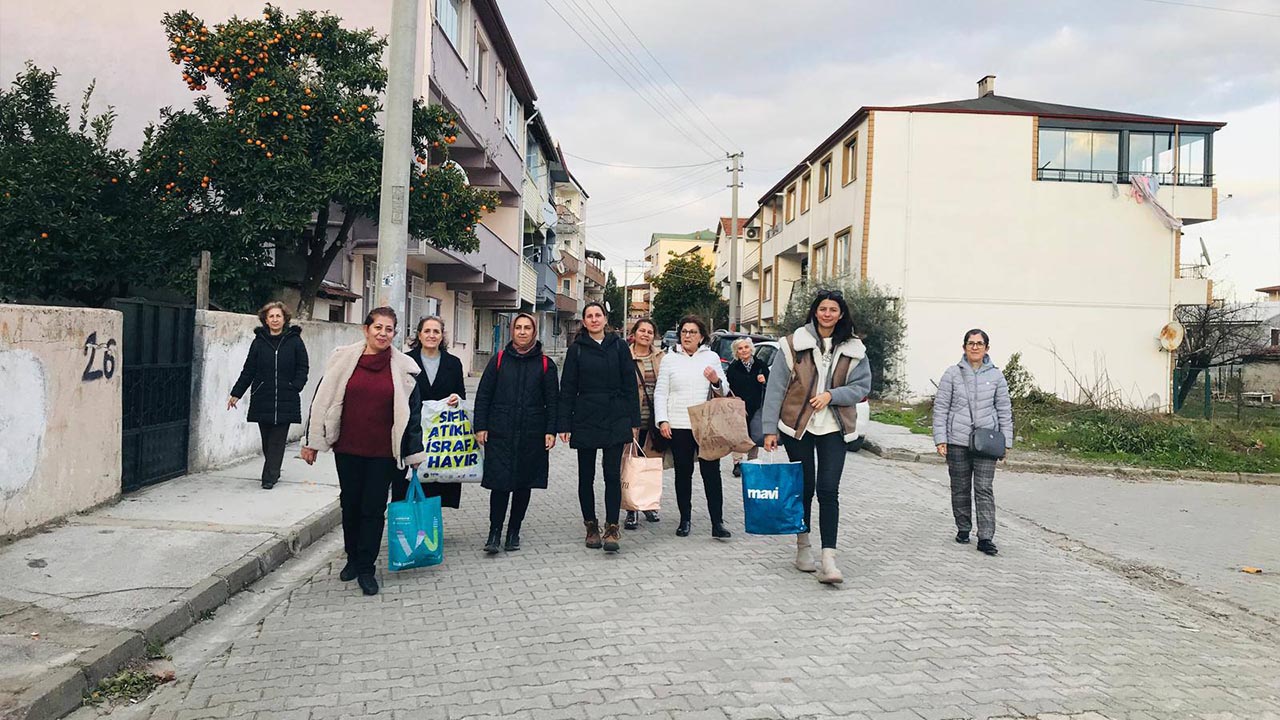 Yalova Chp Kadin Kollari Başkan Cocuk Aile Kis Yardim (4)