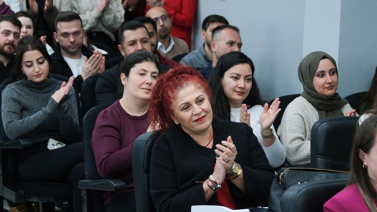 Yalova Ciftlikkoy Belediye Baskani Son Mesai Yeni Yil Kutlama Personel Haber (3)