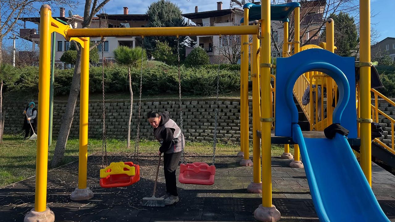 Yalova Kadikoy Belediye Park Bahce Temizlik (2)