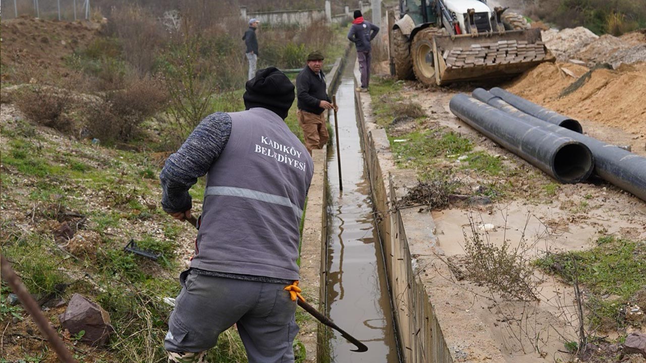 Yalova Kadikoy Belediye Sulama Kanal Tarimsal Alan Temizlik Calisma (2)