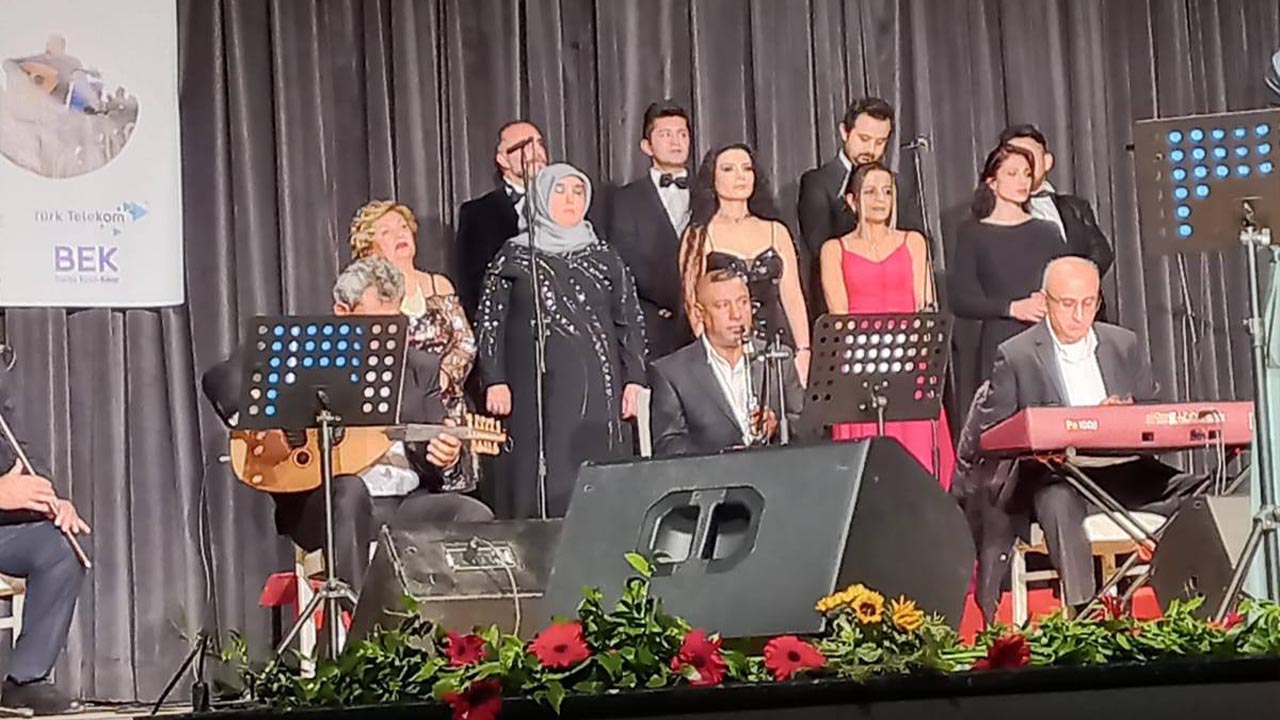 Yalova Meski Nagme Koro Sahne Turk Sanat Muzik (1)