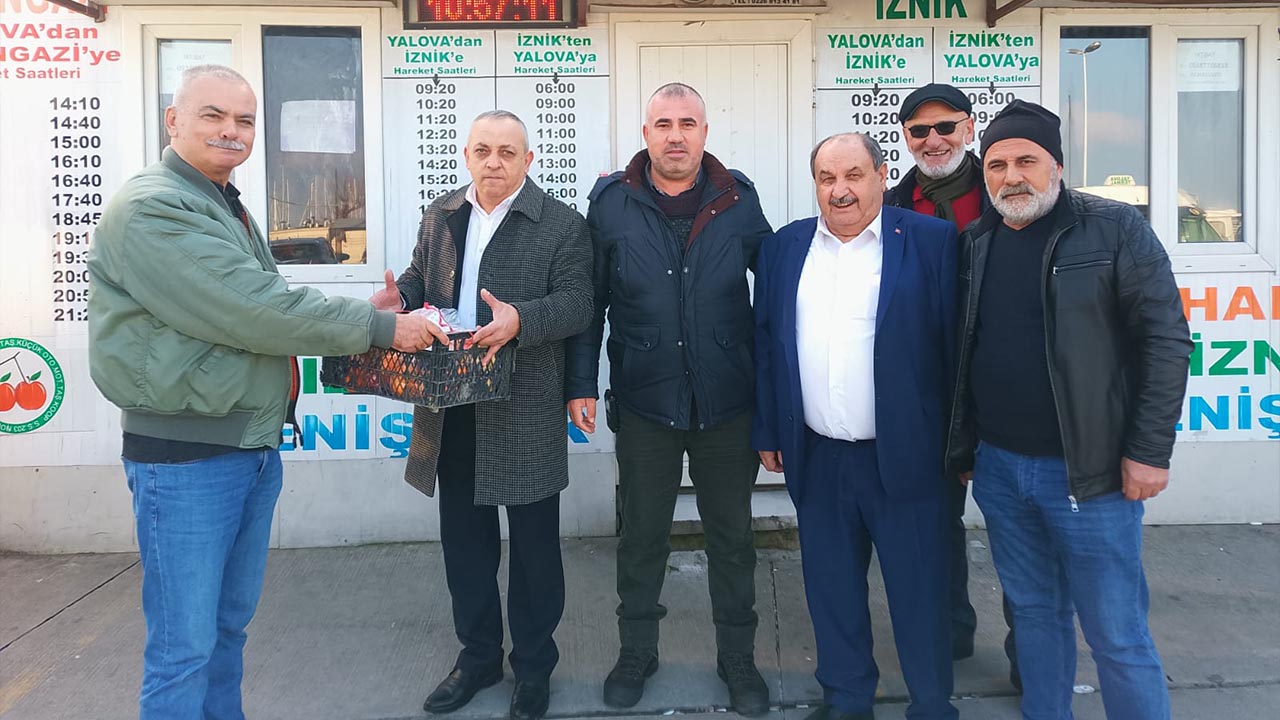 Yalova Sofor Otomobil Oda Baskan Yilbasi Taksi Esnaf Ziyaret Hediye (2)