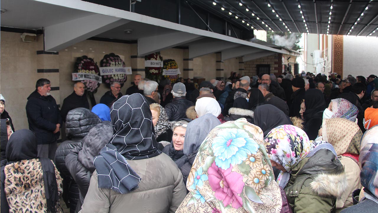 Yalova Universite Rektor Amca Vefaat Cenaze Toren (1)