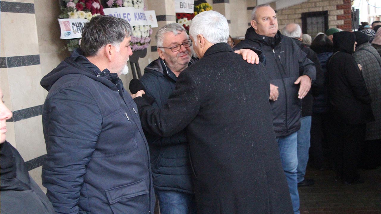 Yalova Universite Rektor Amca Vefaat Cenaze Toren (2)