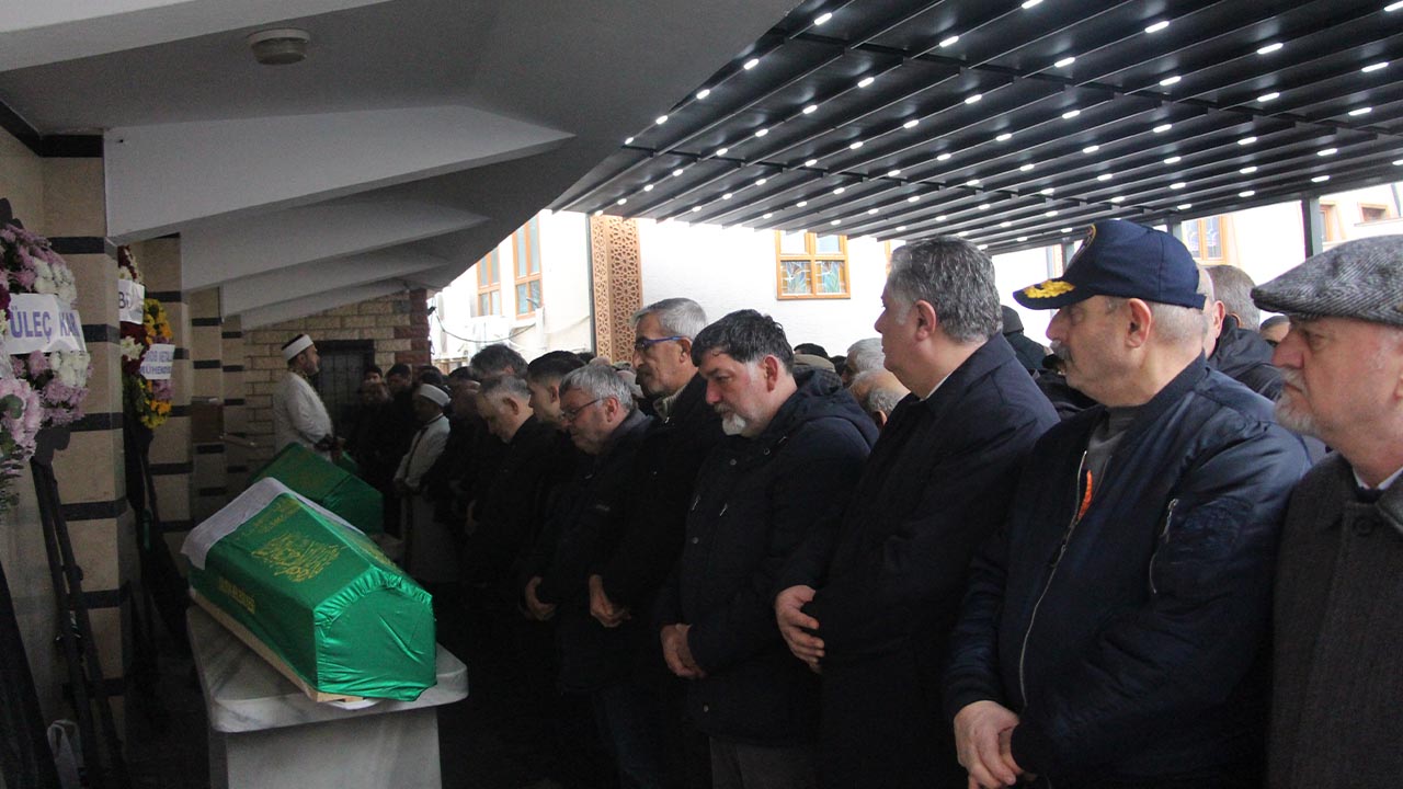 Yalova Universite Rektor Amca Vefaat Cenaze Toren (3)