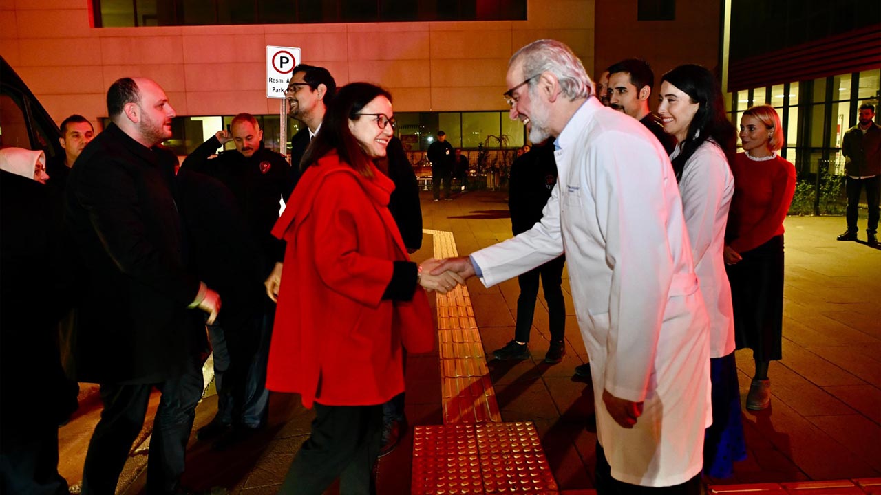 Yalova Vali Ak Parti Vekil Yilbasi Gecesi Personel Nobetci Vatandas Haber (2)