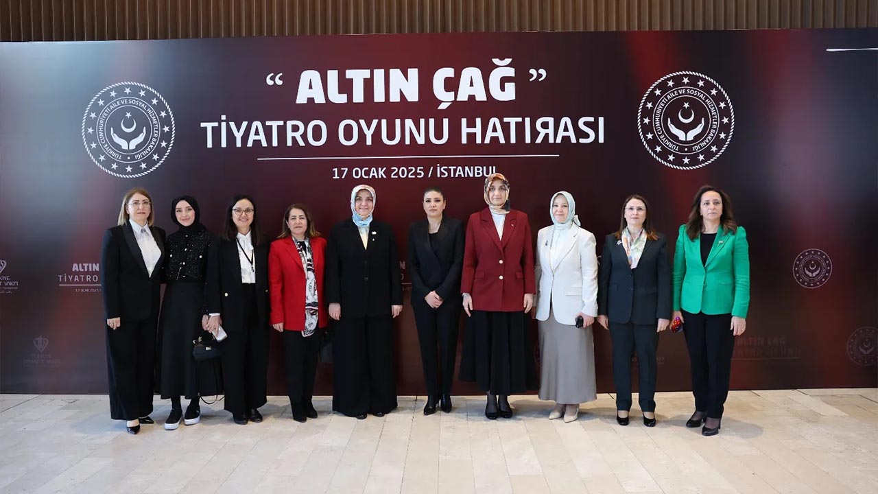 Yalova Vali Hulya Kaya Altin Cag Tiyatro Oyun (1)