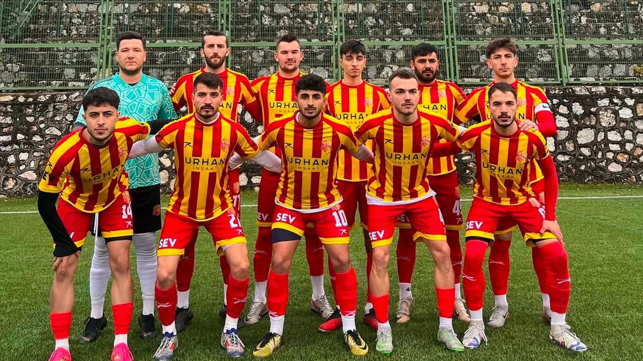 Yalova Ciftlikkoy Belediyespor Taskopruspor Futbol Mac (1)