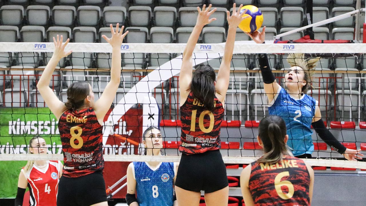 Yalova Ciftlikkoy Belediyespor Voleybol Sultanlar Maglubiyet (5)