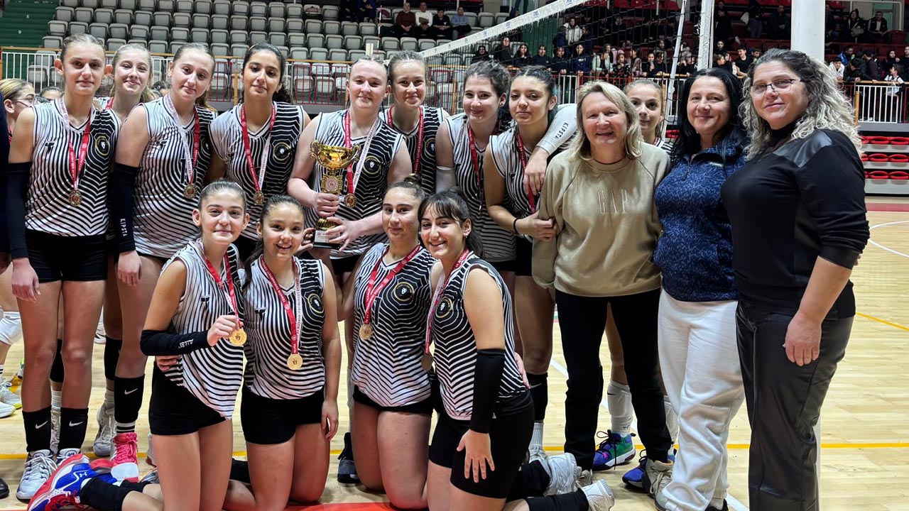 Yalova Abdulhamid Han Ortaokul Voleybol Ceyrek Final (2)