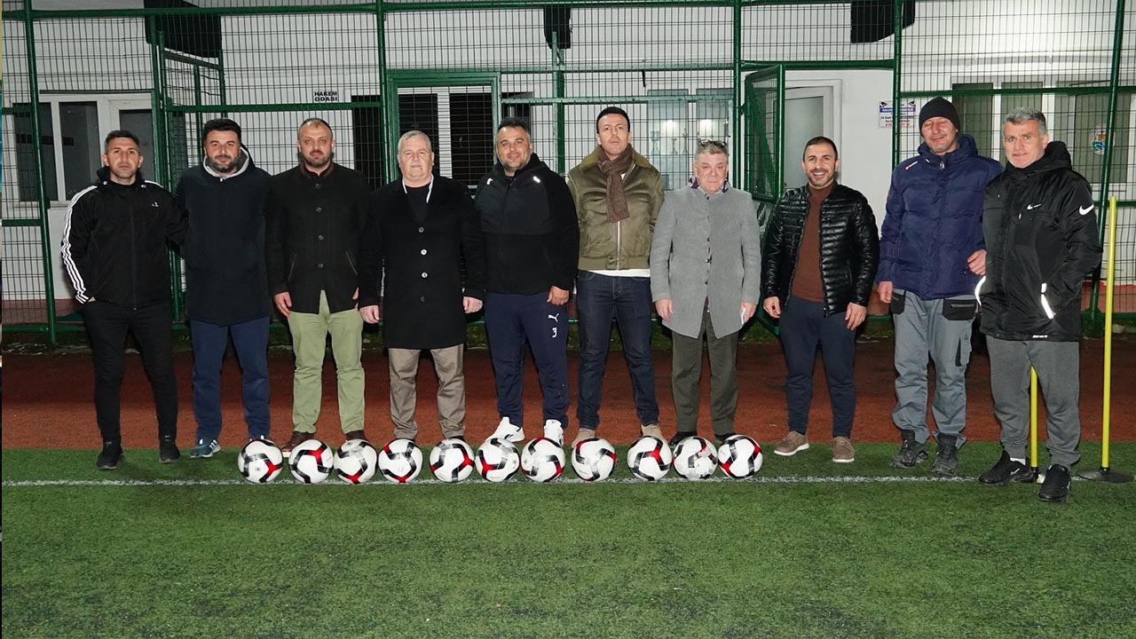 Yalova Armutlu Belediye Baskan Belediyepor Super Amator Kume Futbol Takim Destek (1)