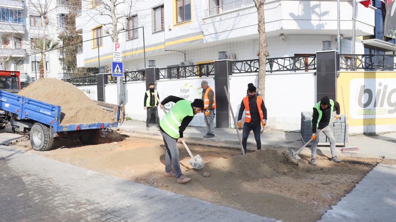 Yalova Belediye Fen Isleri Baglarbasi Adnan Menderes Yokl Bakim Onarim Calisma (1)