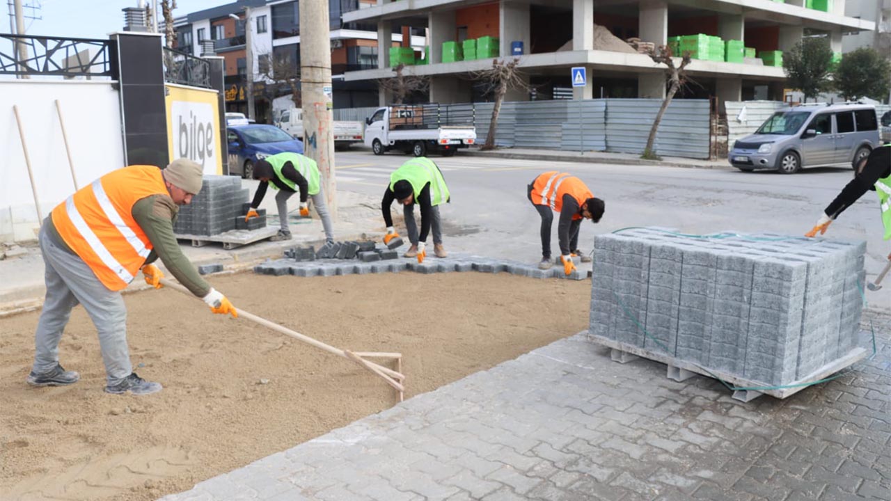 Yalova Belediye Fen Isleri Baglarbasi Adnan Menderes Yokl Bakim Onarim Calisma (6)