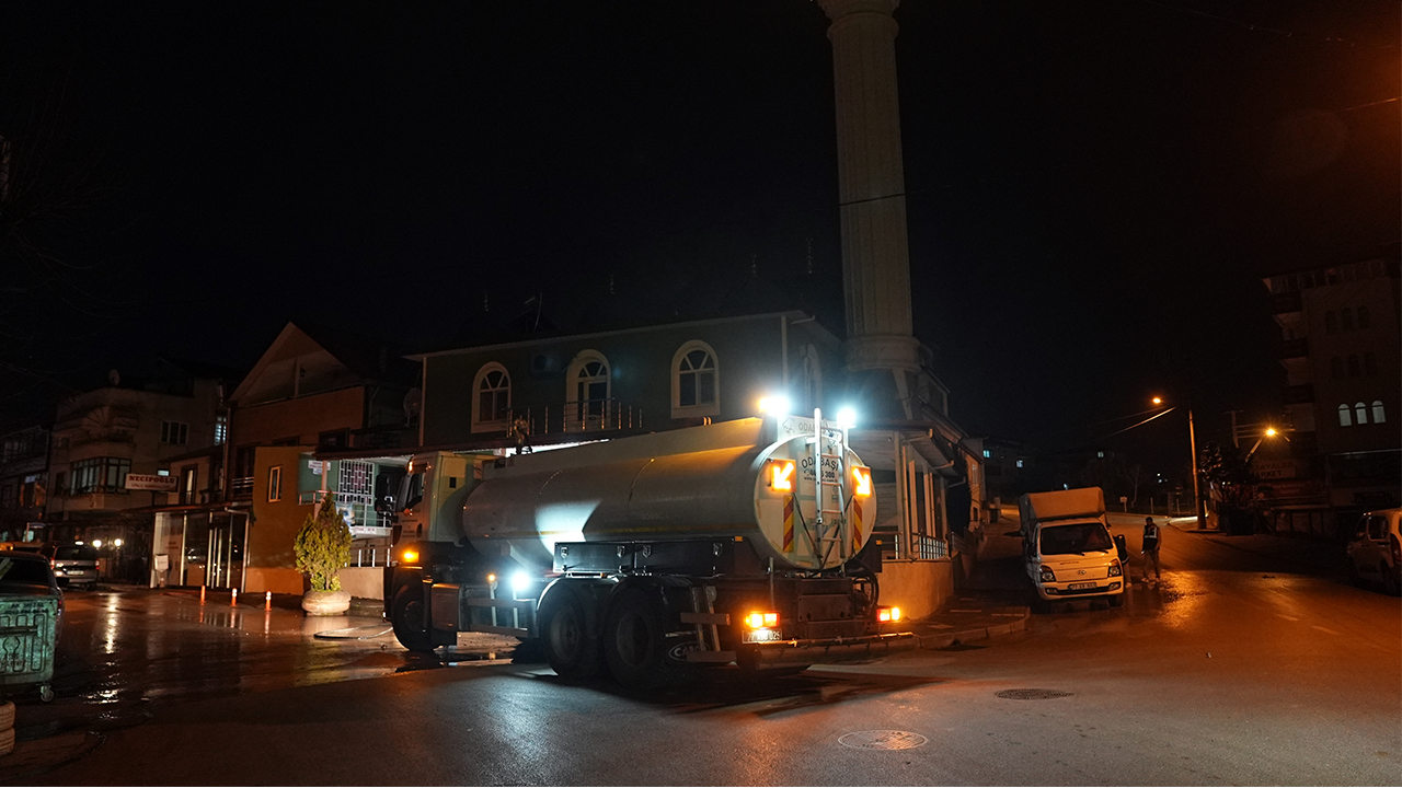 Yalova Belediye Temizlik Ilk Teravih Namaz (5)