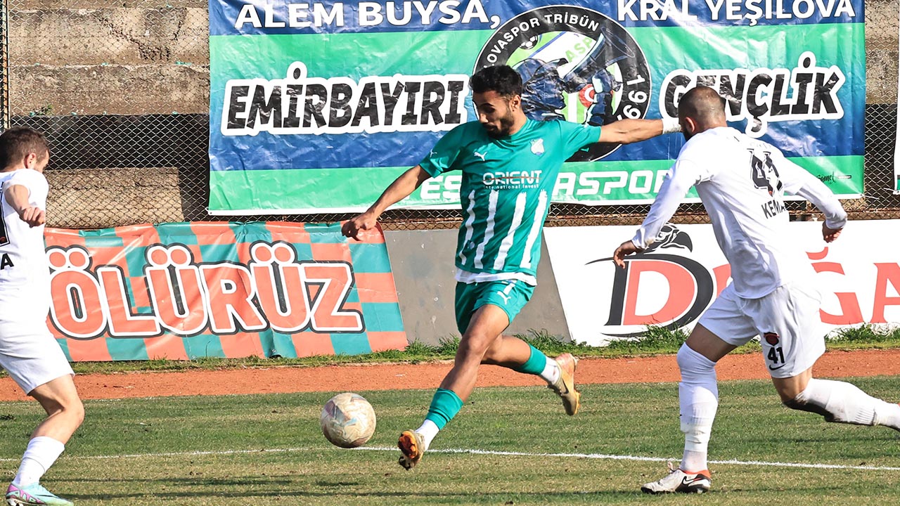 Yalova Bolgesel Amator Kume Futbol Yesil Yalova Golcuk Beraberlik (1)