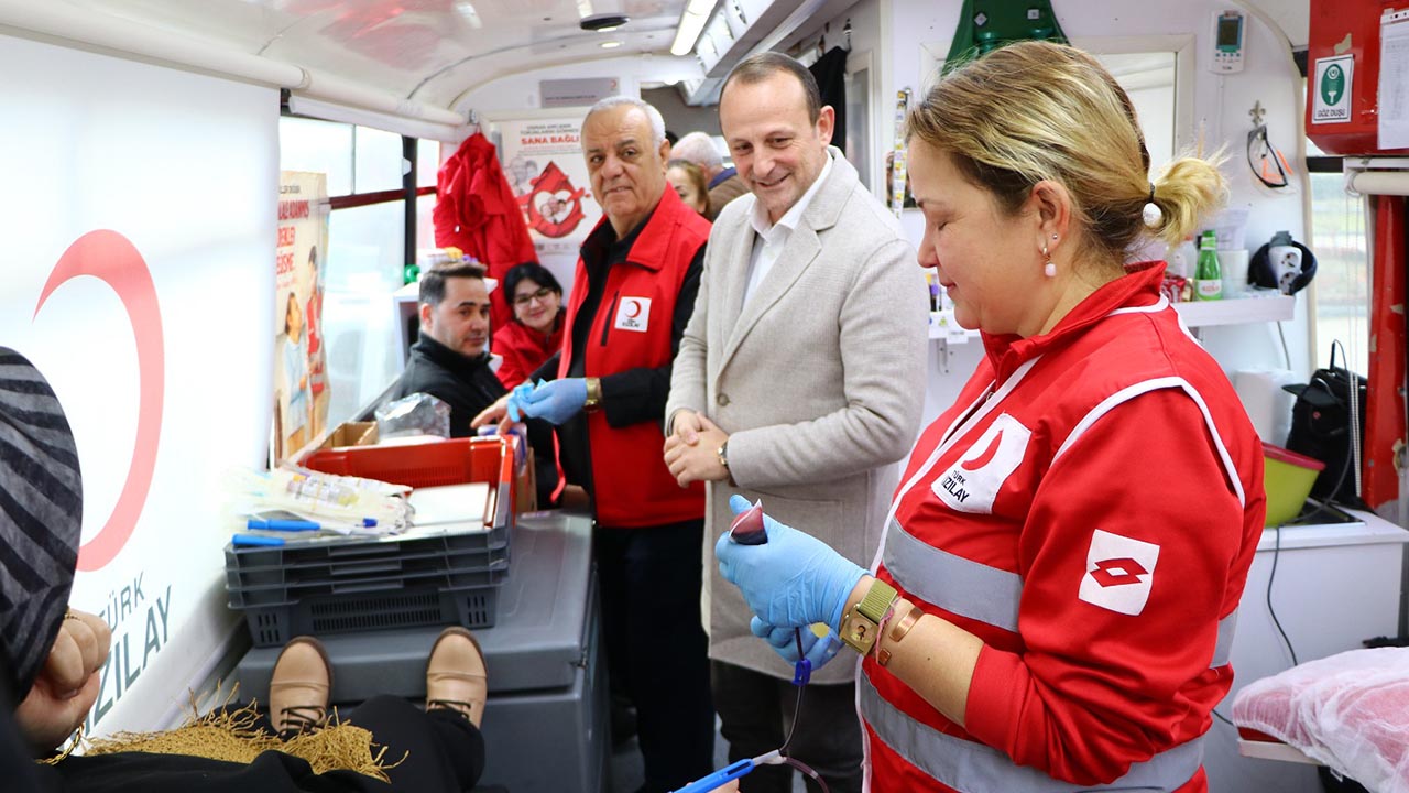 Yalova Ciftlikkoy Belediye Baskan Il Milli Egitim Turk Kizilay Kampanya (4)