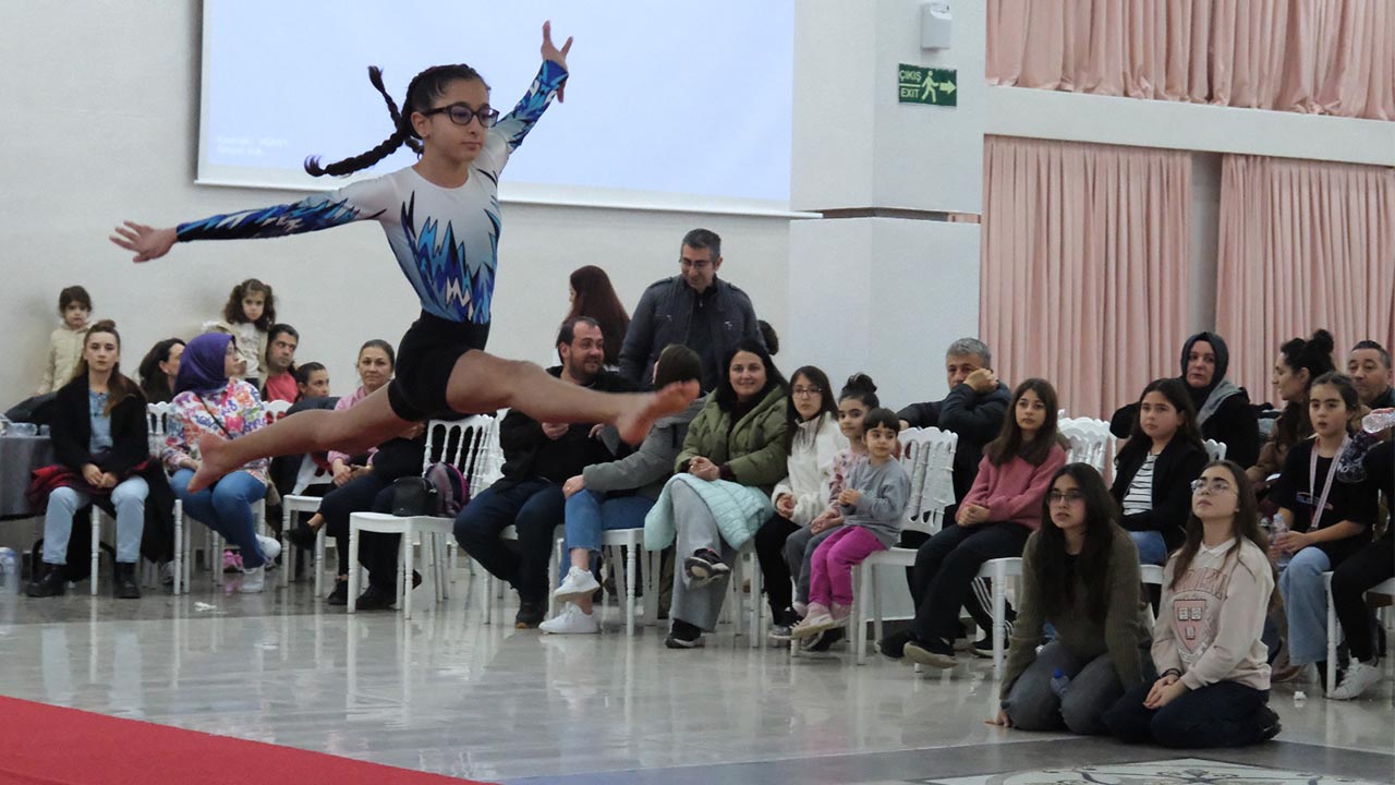 Yalova Ciftlikkoy Cimnastik Kupa Kucuk Kizlar Yarisma (6)