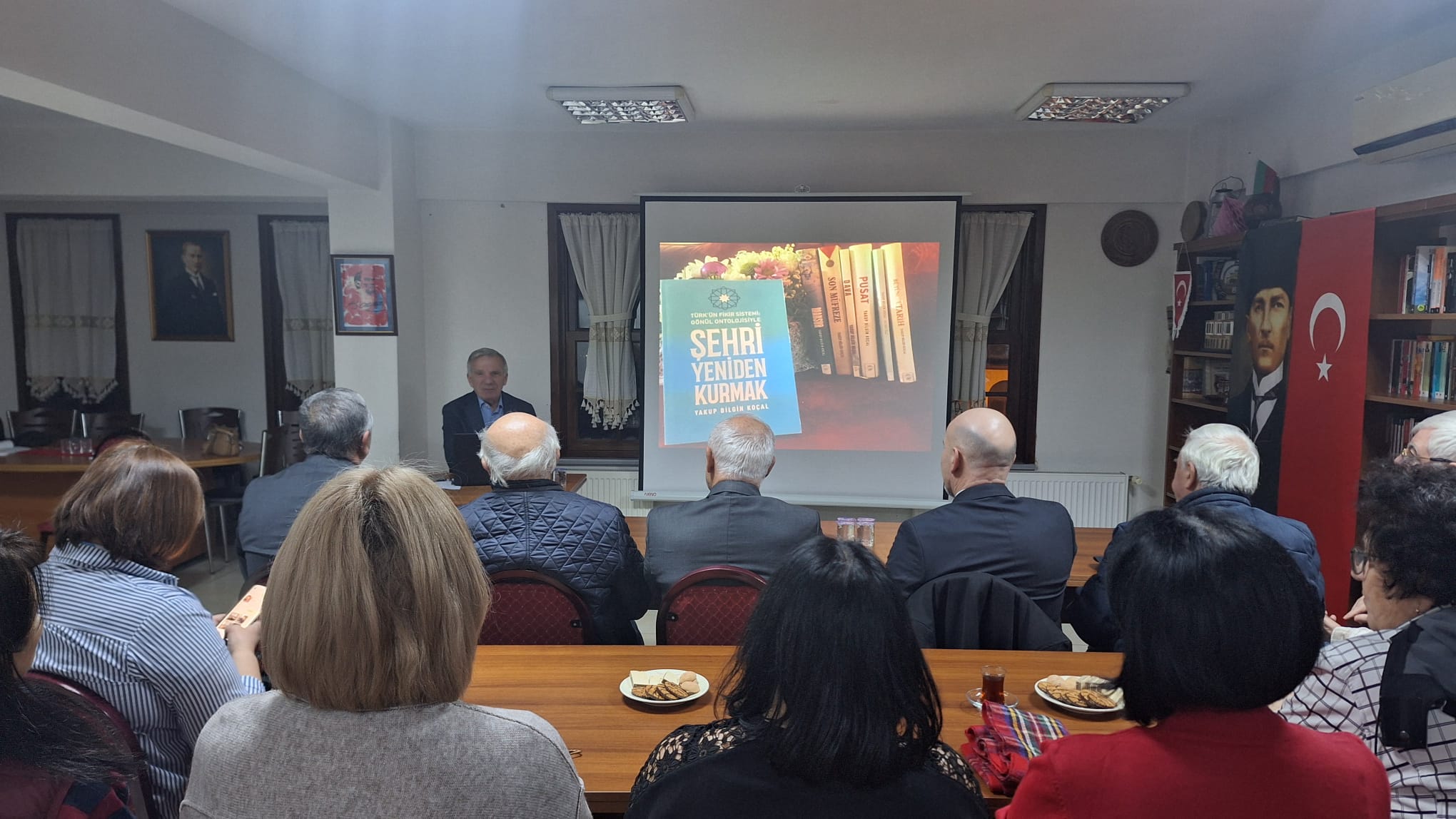 Yalova Eski Belediye Baskan Balkan Gocmen Dernek Sehri Yeniden Kurmak Kitap Soylesi (1)