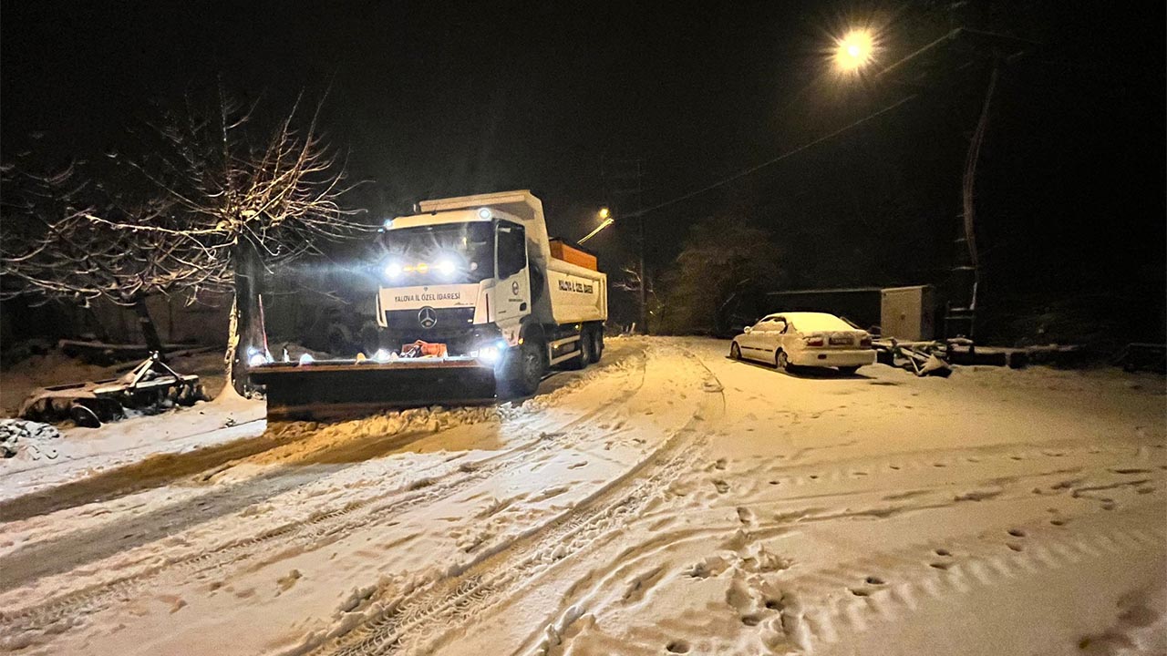 Yalova Kar Mucadele Ekip Tuzlama (2)