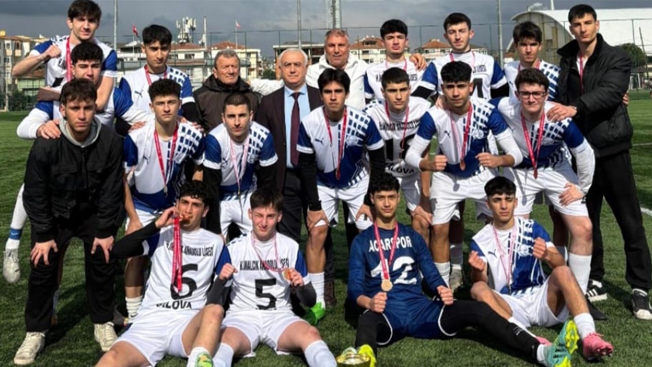 Yalova Okul Spor Futbol Halil Inalcik Sampiyon (2)