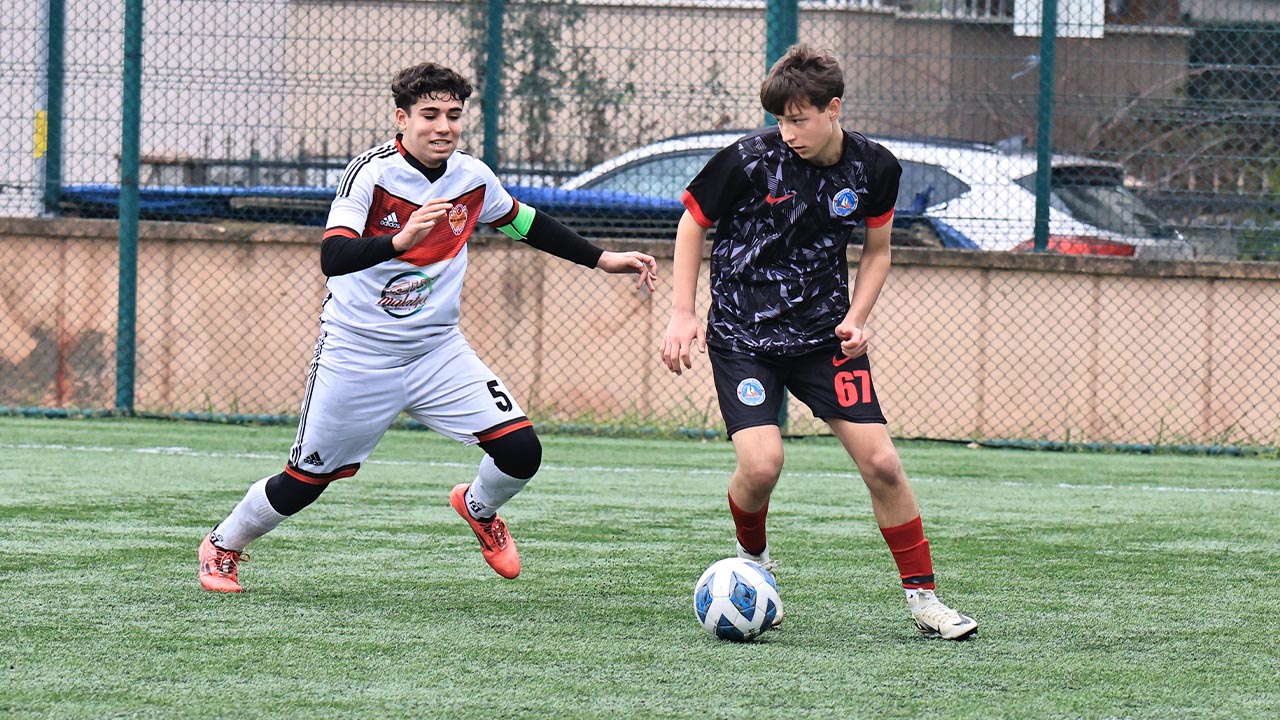 Yalova U16 B Grup 19 Mayis Atletikspor Ciftlikkoy Belediyespor Beraberlik (4)