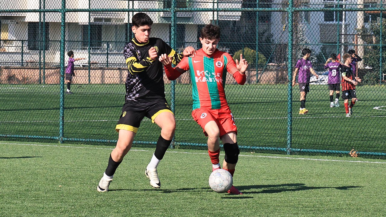 Yalova U18 Futbol Lig Takim (1)