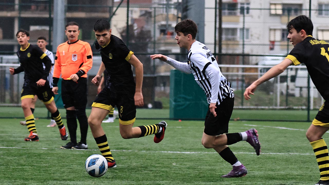 Yalova U18 Futbol Lig Takim (2)