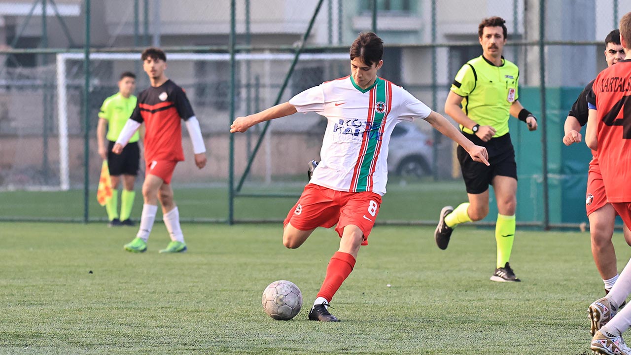 Yalova U18 Lig Yalovaspor Kartalspor Farkli Galibiyet (2)