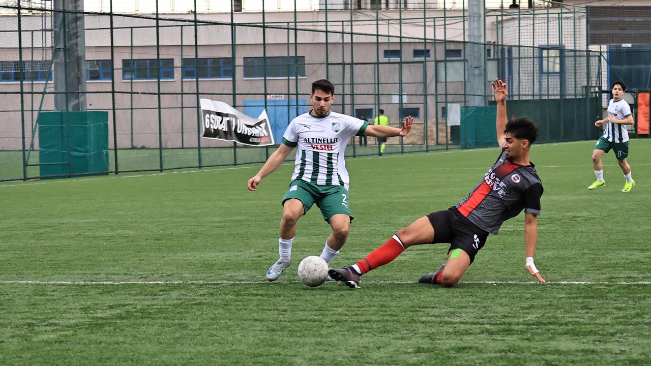 Yalova U18 Lig Yalovaspor Yesil Olayli Mac Derbi (1)