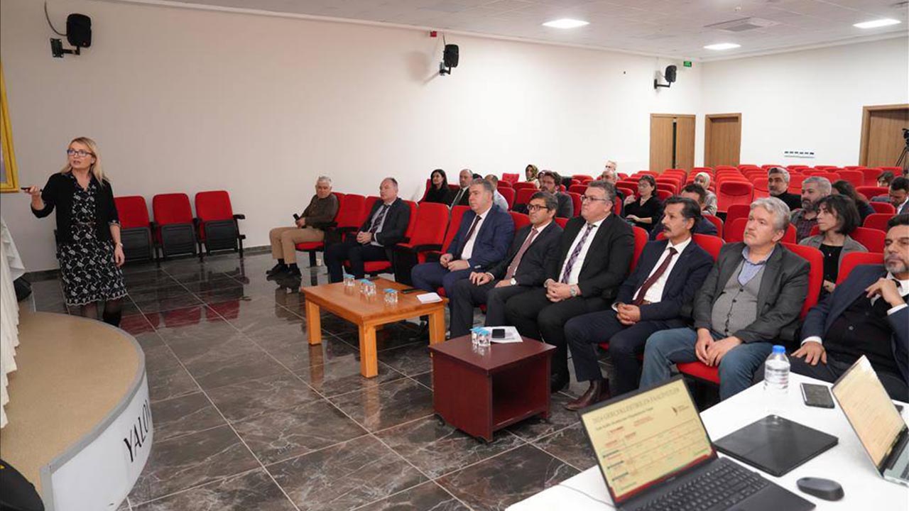 Yalova Universite Komisyon Toplanti (5)