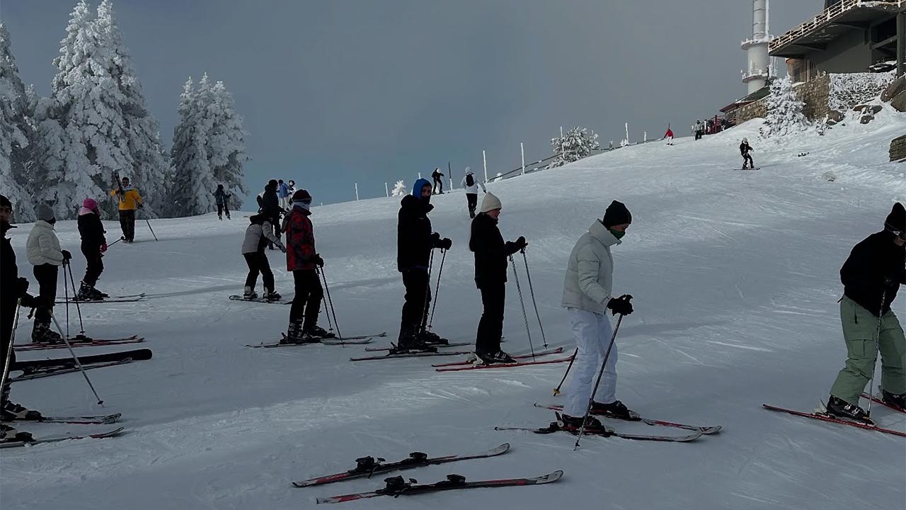 Yalova Universite Spor Bilimleri Rekreasyon Bolum Ogrenciler Bursa Uludag Kis Kamp. Jpg (1)