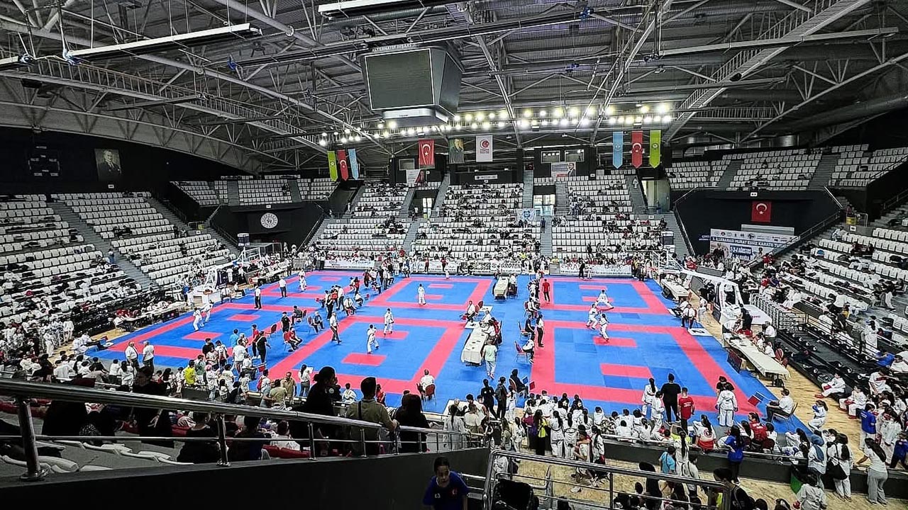 Yalova Usak Karate Sampiyona Ciftlikkoy Belediyespor (1)