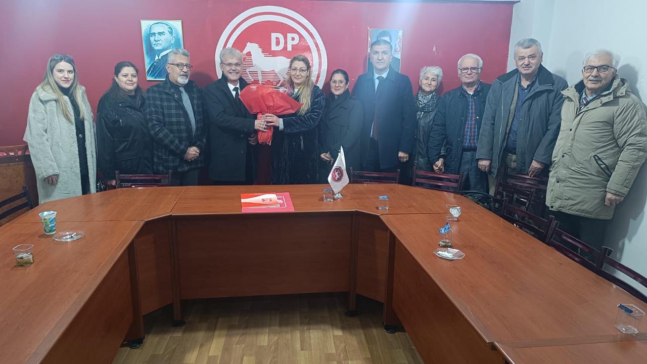 Yalova Zafer Parti Demokrat Deva Gorusme Toplanti (1)