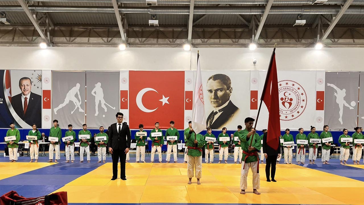 Yalova Zeynep Aydiner Kuras Turkiye Ucuncu (1)-1