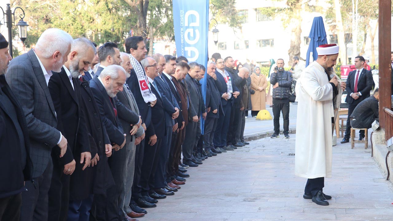 Yalova Saadet Parti Genel Baskan Deprem Anit Giyabi Cenaze Namaz Ziyaretler (5)