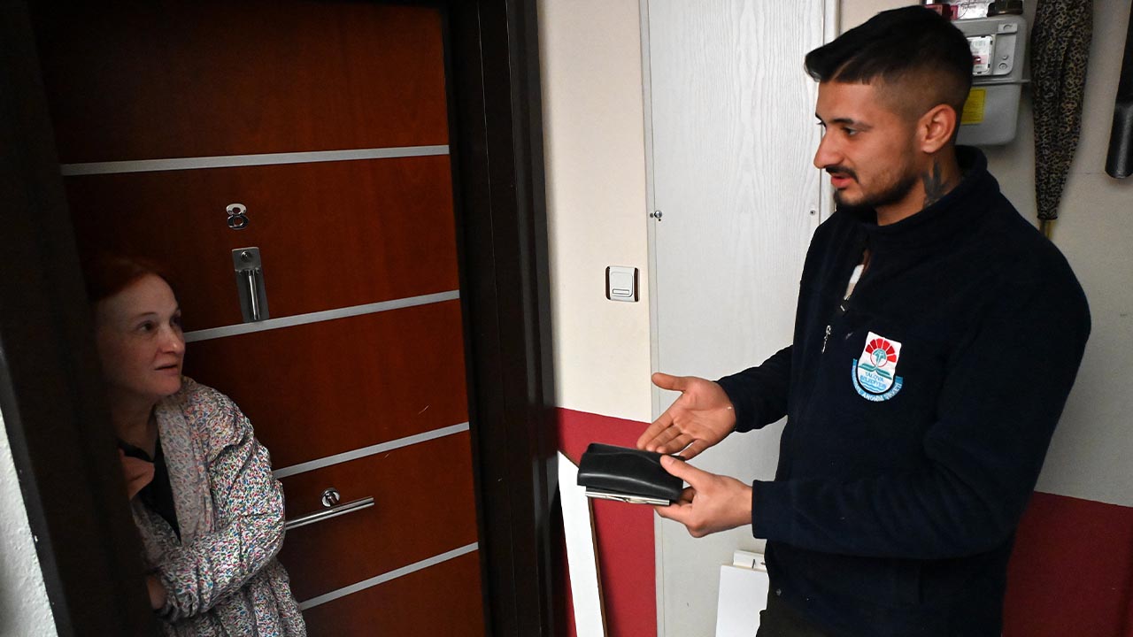 Yalova Belediye Personel Temizlik Cuzdan Bulma Sahip Teslim (3)