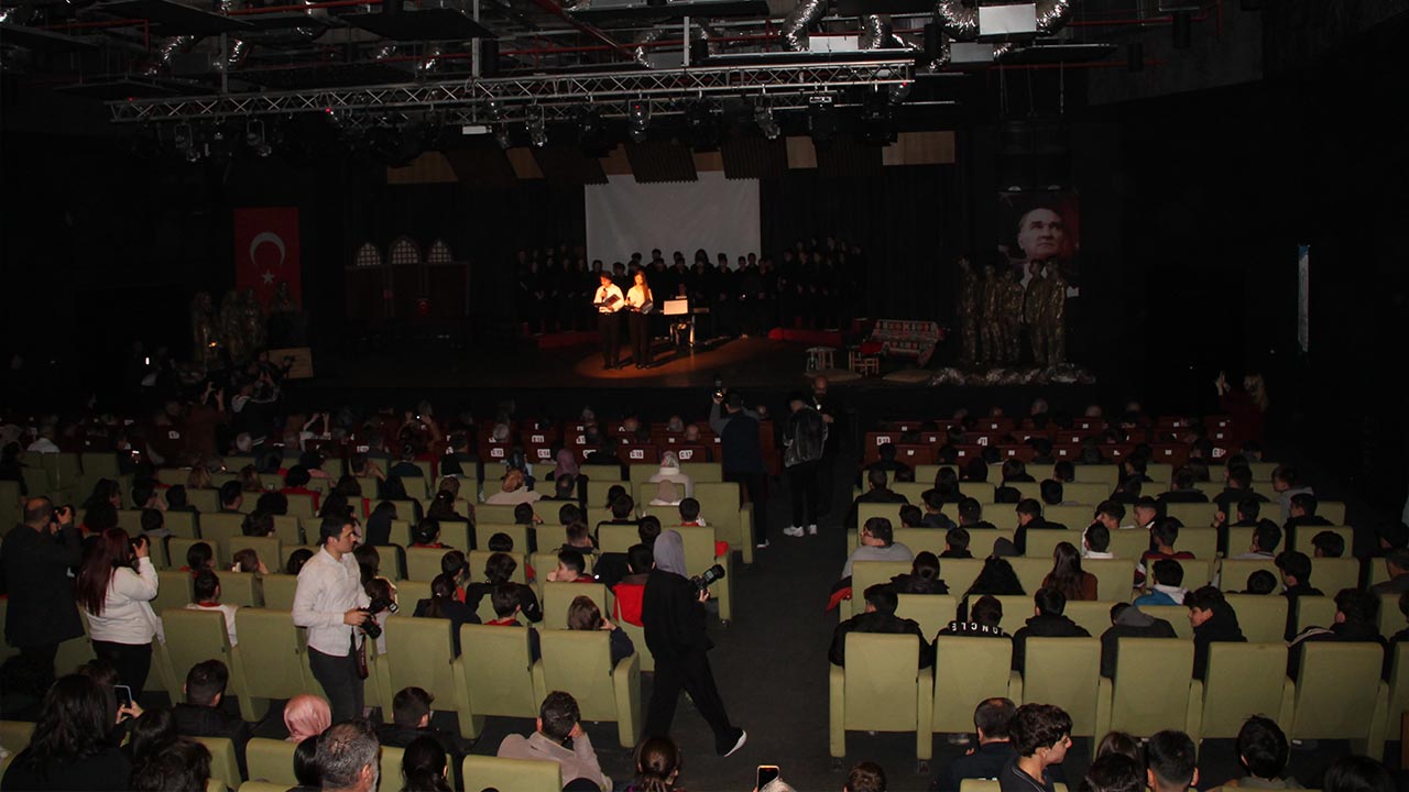 Yalova Istiklal Mas Mehmet Akif Ersoy Kutlama (10)