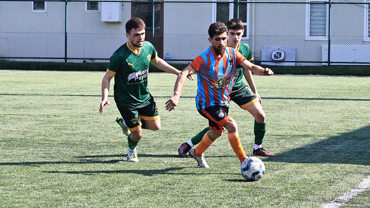 Yalova Pasakent Genclerbirligi Spor Mac Futbol (3)