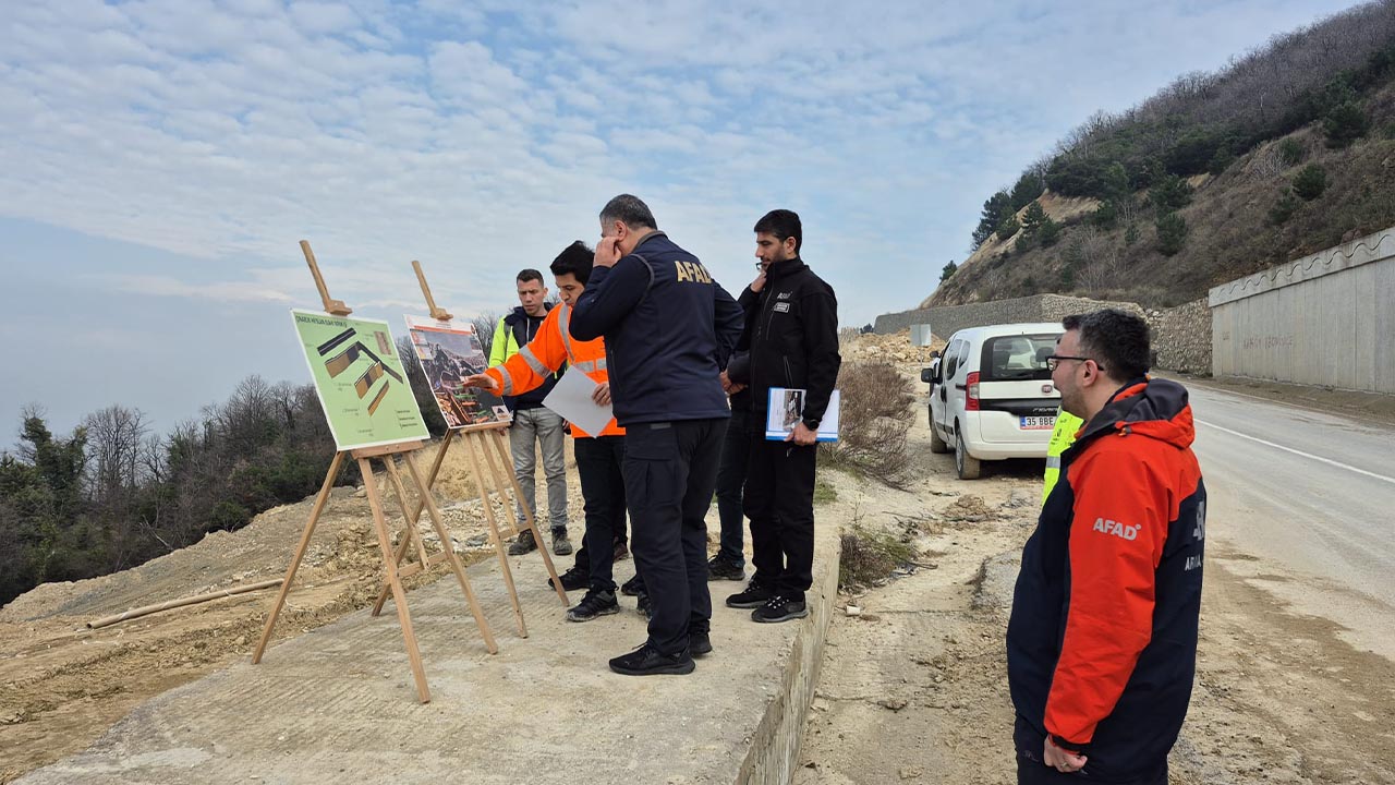 Yalova Afad Genel Mudur Orhan Tarar Cinarcik Heyelan (1)