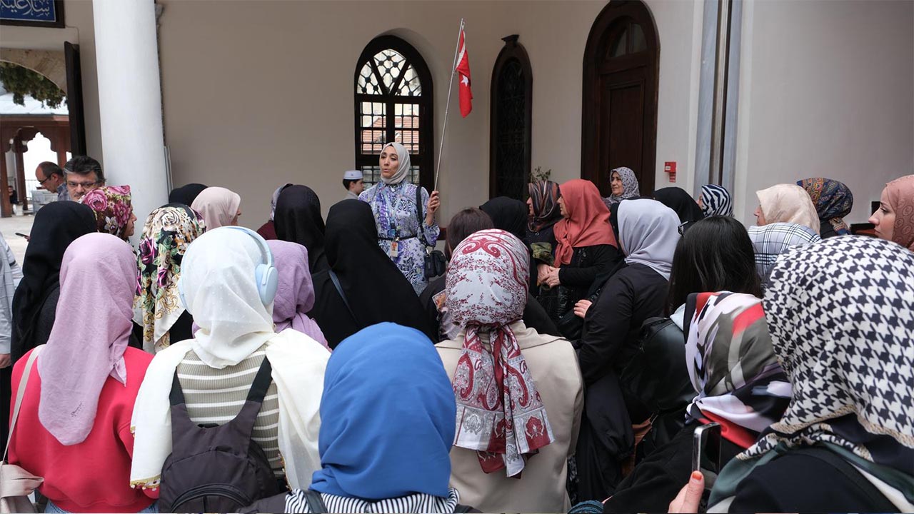 Yalova Altinova Belediye Bursa Ramazan Ayi Gezi Kadinlar (1)