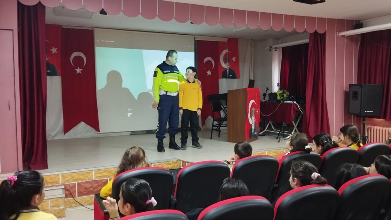 Yalova Altinova Subasi Jandarma Trafil Gorevli Ilkokul Ogrenci Egitim (3)