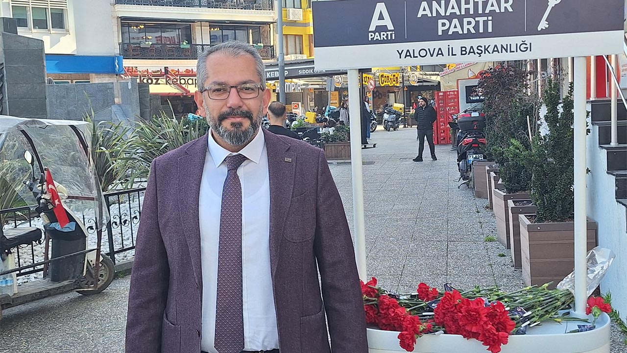 Yalova Anahtar Parti Genclik Kollari Kadinlar Gun Karanfil Dagitma Il Baskan Aciklama (4)